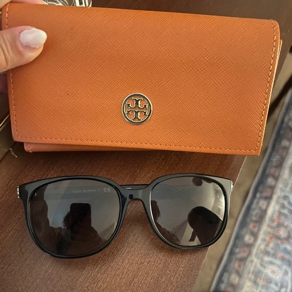 Tory Burch Black Sunglasses with Orange Case - Picture 1 of 5